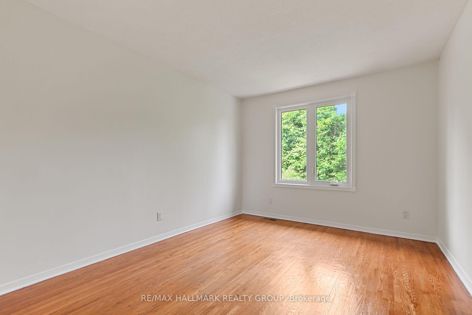 Photo 32 of 1326 Morrison Drive, Ottawa, Redwood Park — HOMEH