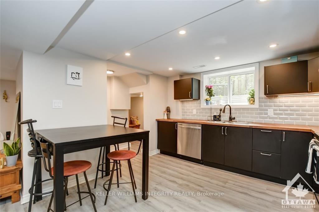 Photo 9 of Unit B, 2408 Drury Lane, Ottawa, Parkway Park — HOMEH