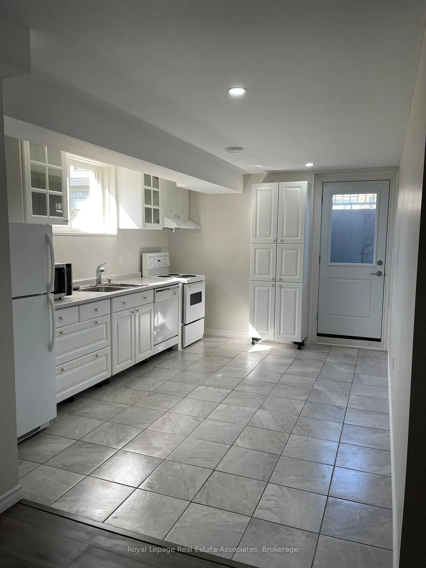 Photo 3 of Unit Basement, 135 Monarch Street, Welland, Coyle Creek — HOMEH