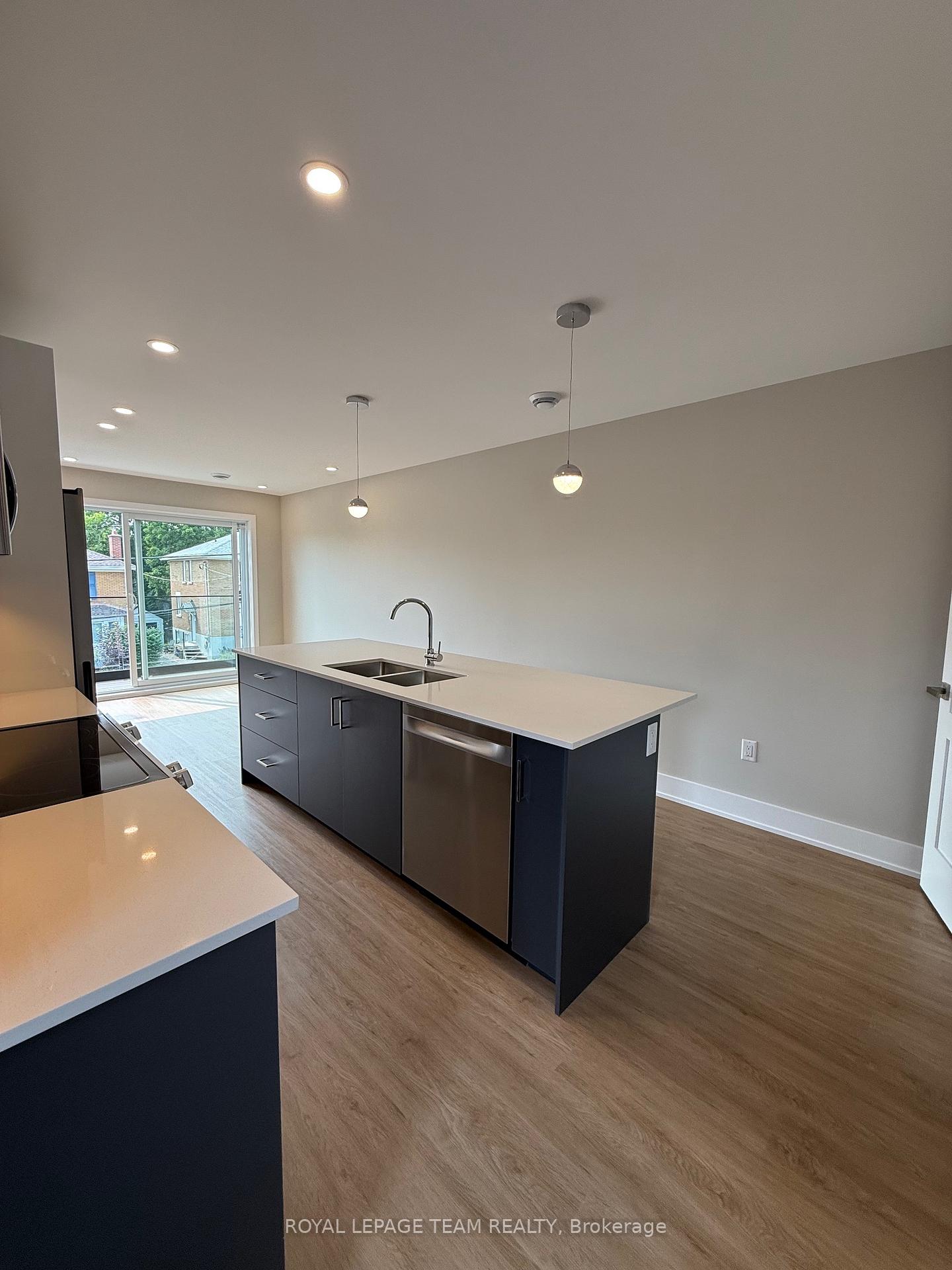 Photo 3 of Unit 2, 119 Springfield Street, Ottawa, Lindenlea — HOMEH