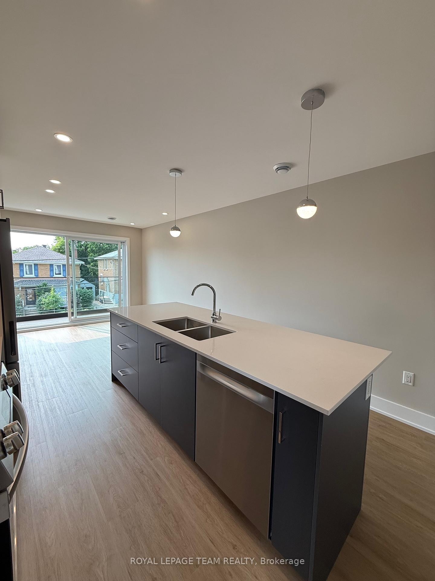Photo 4 of Unit 2, 119 Springfield Street, Ottawa, Lindenlea — HOMEH
