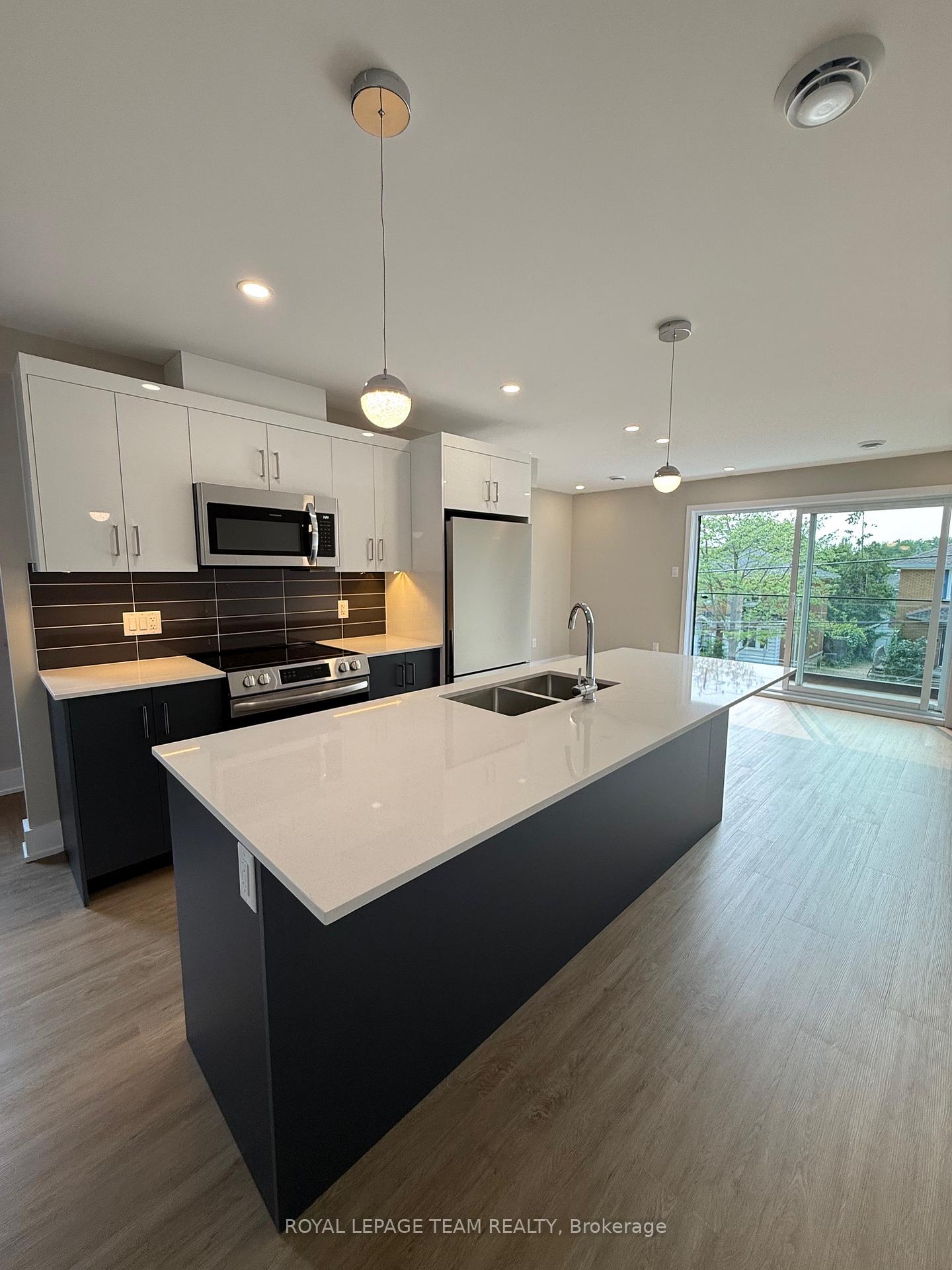 Photo 5 of Unit 2, 119 Springfield Street, Ottawa, Lindenlea — HOMEH