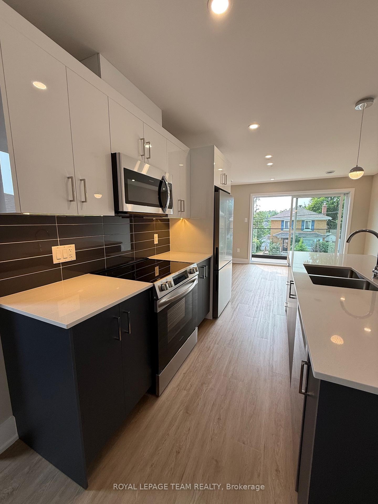 Photo 6 of Unit 2, 119 Springfield Street, Ottawa, Lindenlea — HOMEH