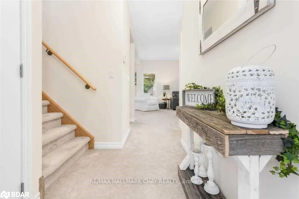 Photo 3 of 214 Isabella Drive, Orillia — HOMEH