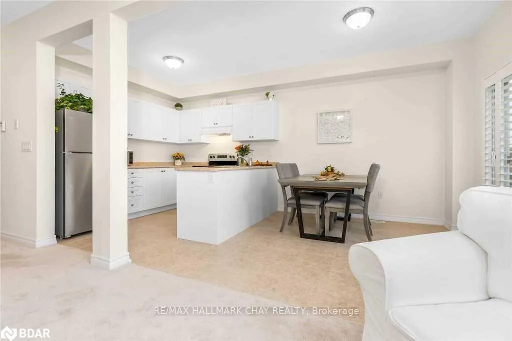 Photo 6 of 214 Isabella Drive, Orillia — HOMEH
