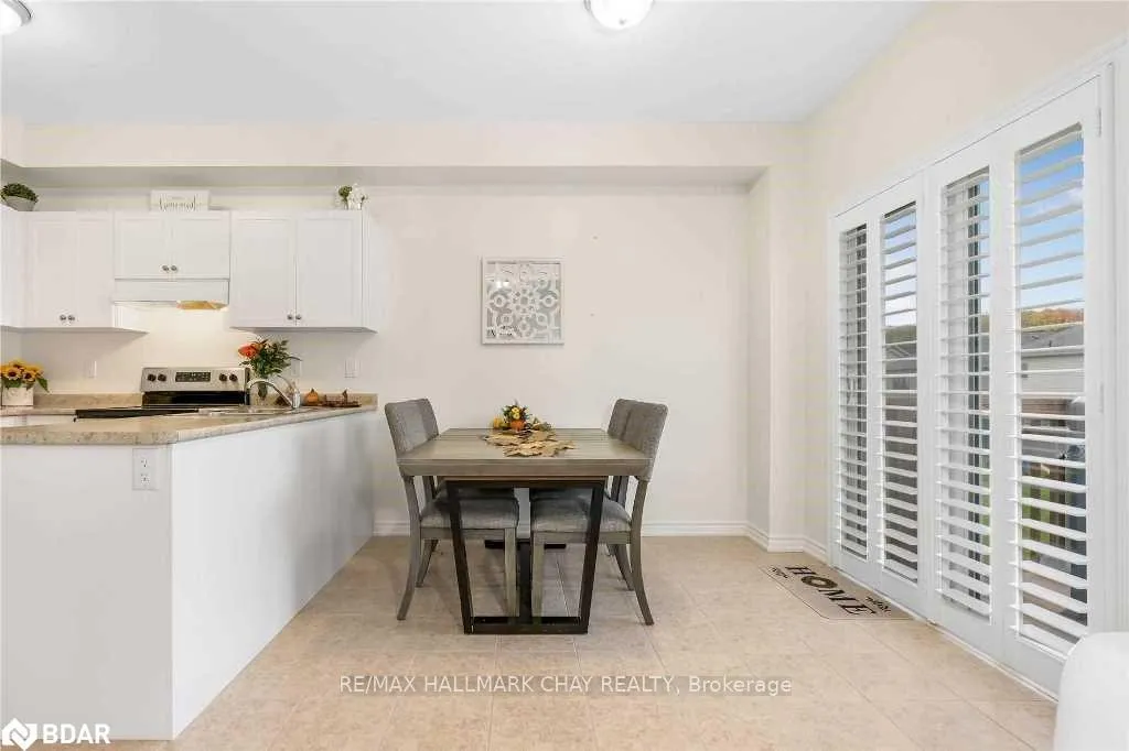 Photo 8 of 214 Isabella Drive, Orillia — HOMEH