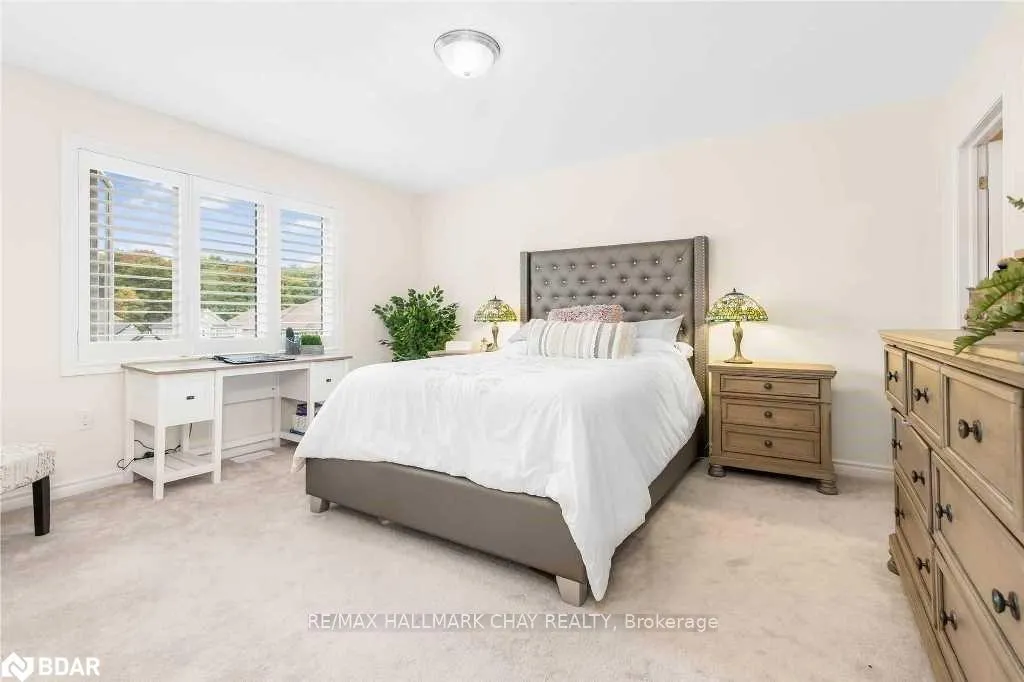Photo 12 of 214 Isabella Drive, Orillia — HOMEH