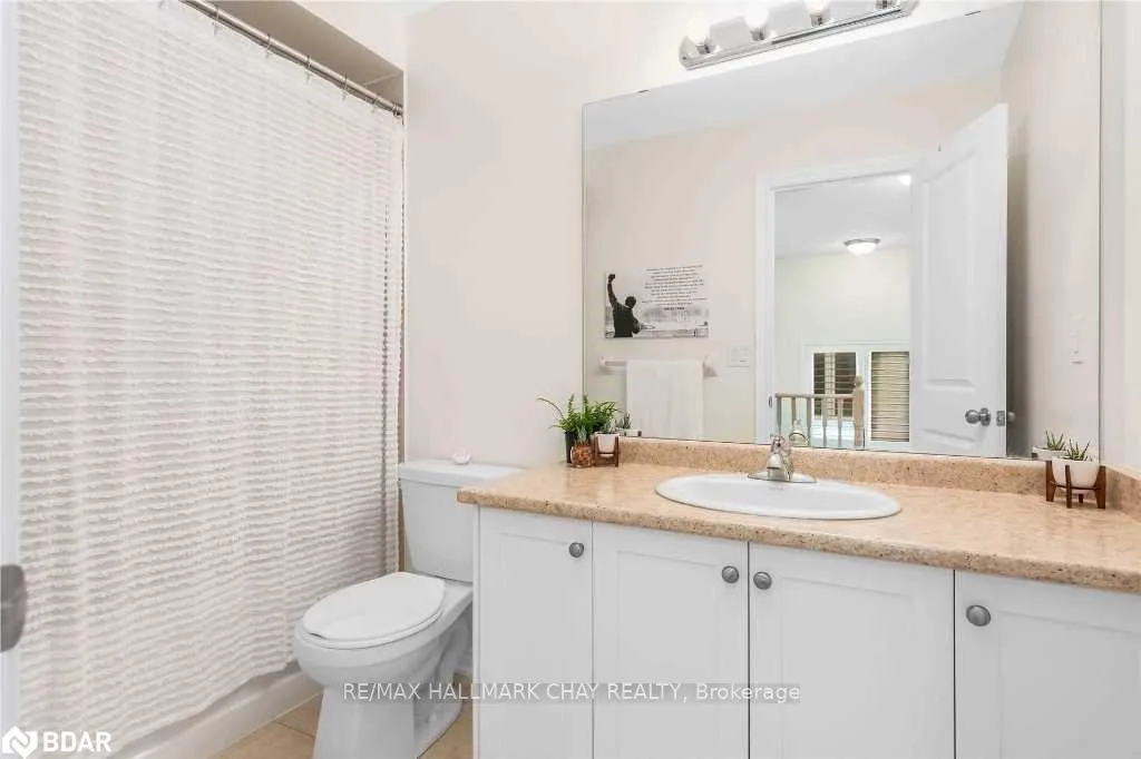 Photo 16 of 214 Isabella Drive, Orillia — HOMEH