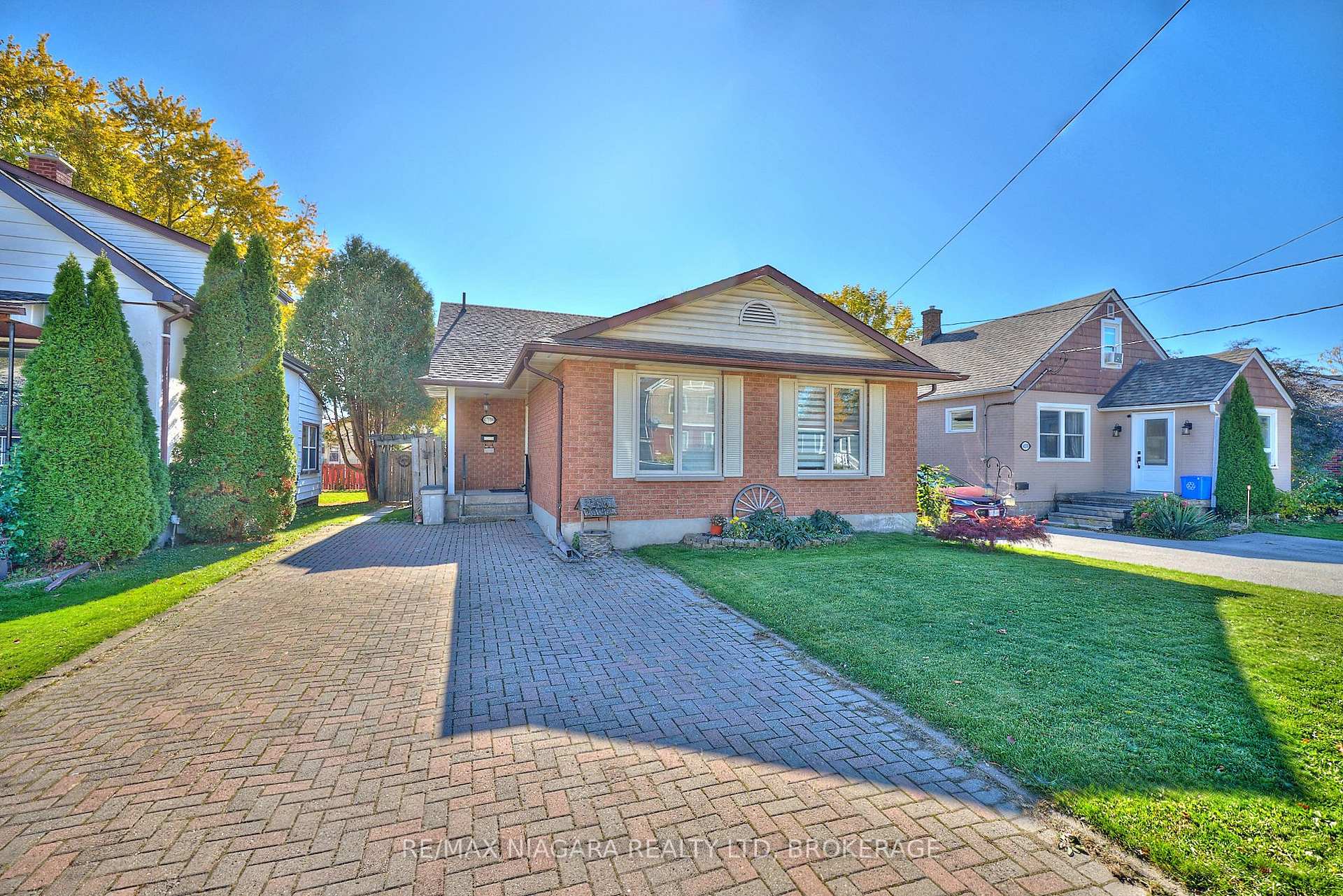 Photo 1 of 6516 Monroe Street, Niagara Falls, Dorchester — HOMEH