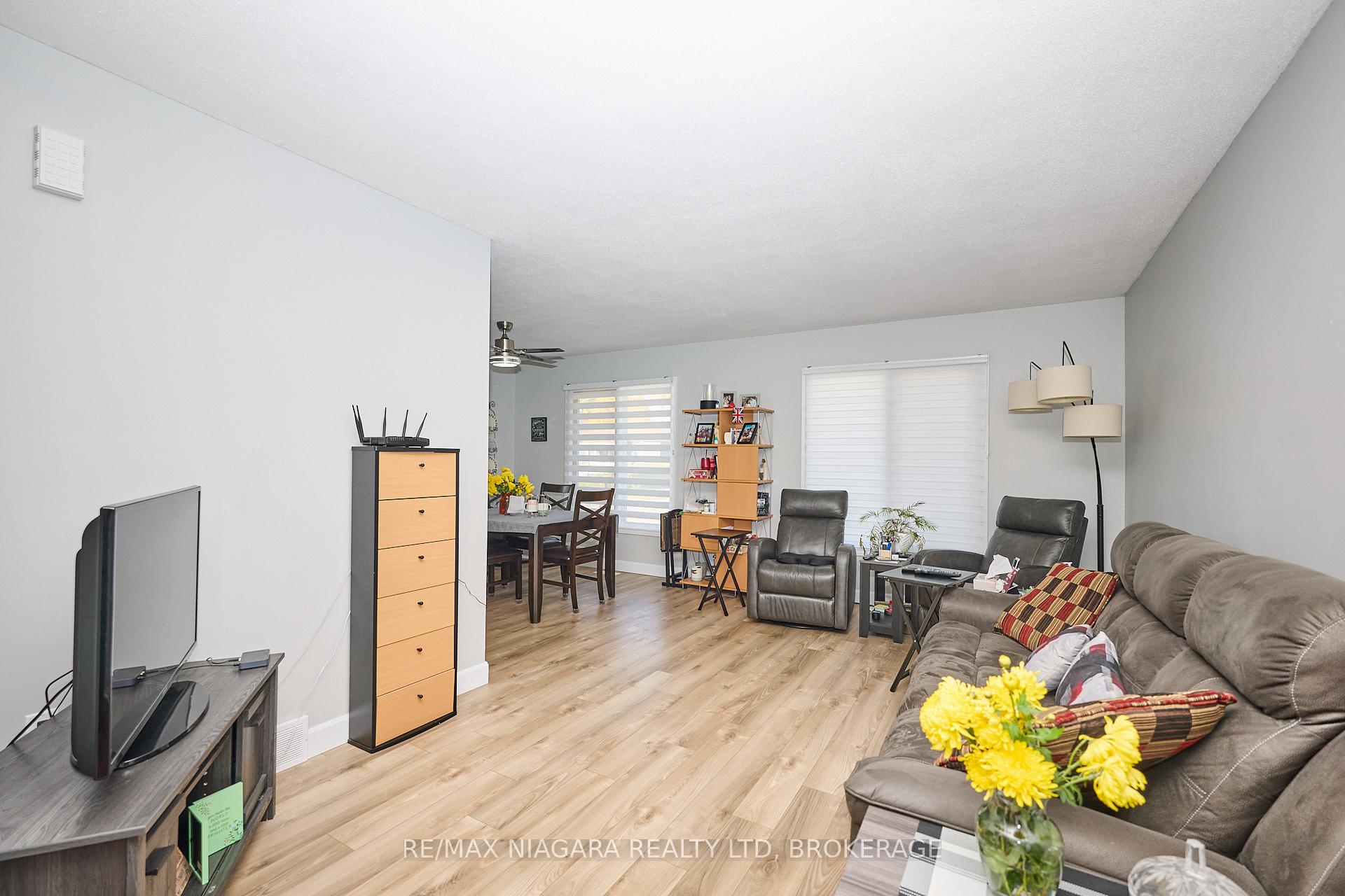 Photo 4 of 6516 Monroe Street, Niagara Falls, Dorchester — HOMEH