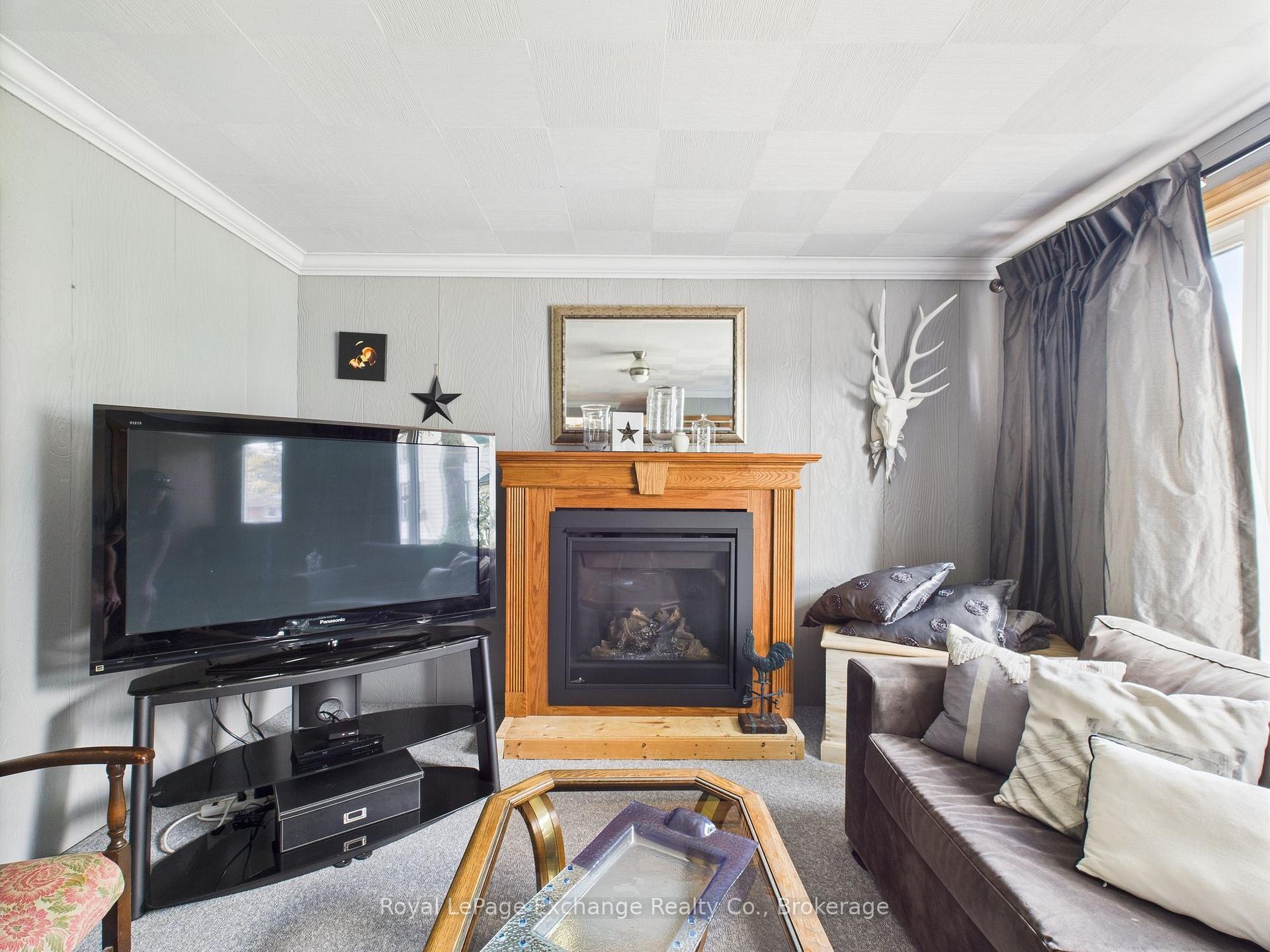 Photo 16 of 93 John Street E, North Huron, Wingham — HOMEH