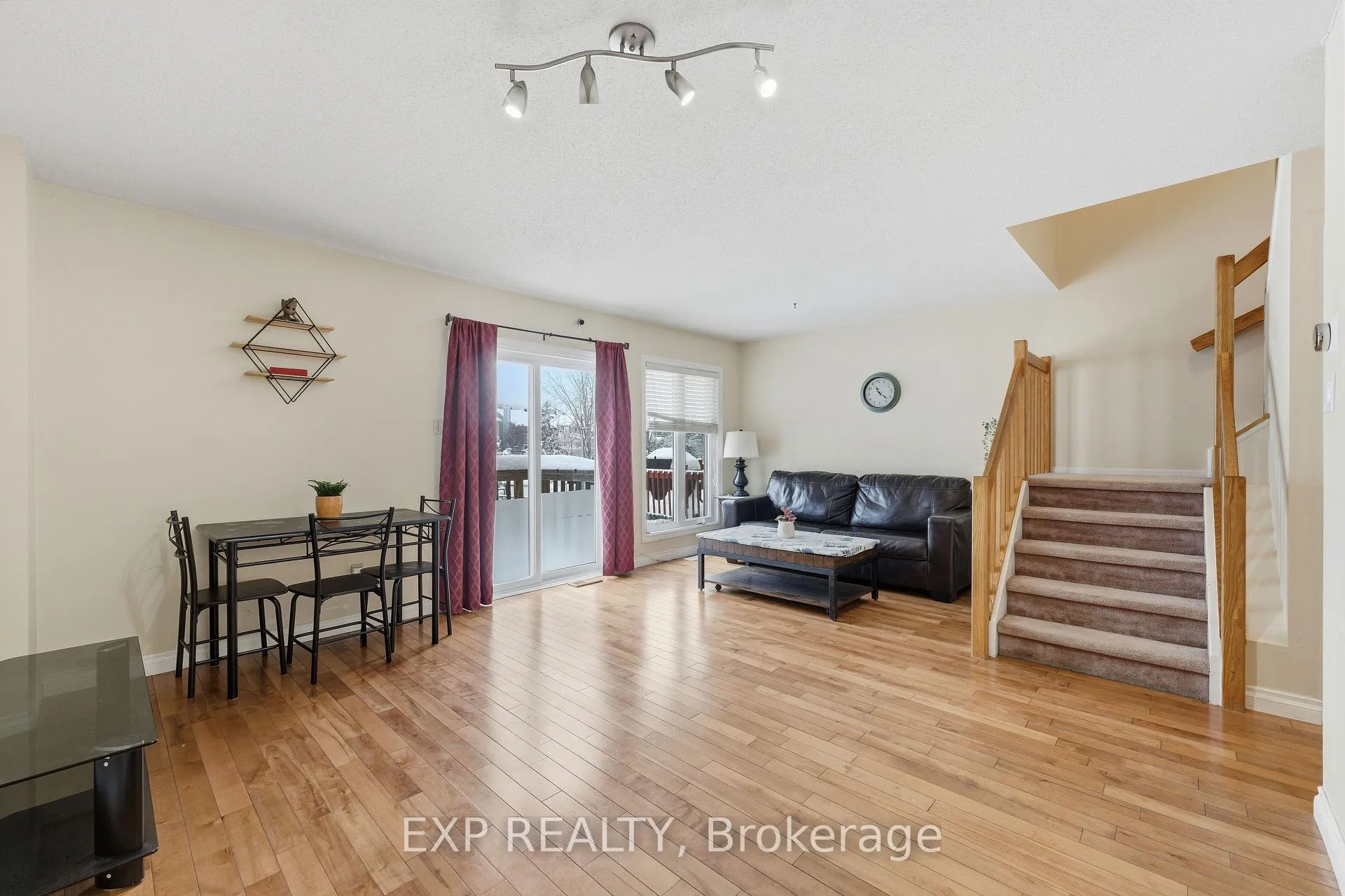Photo 5 of 1539 Briarfield Crescent, Ottawa, Fallingbrook/Ridgemount — HOMEH