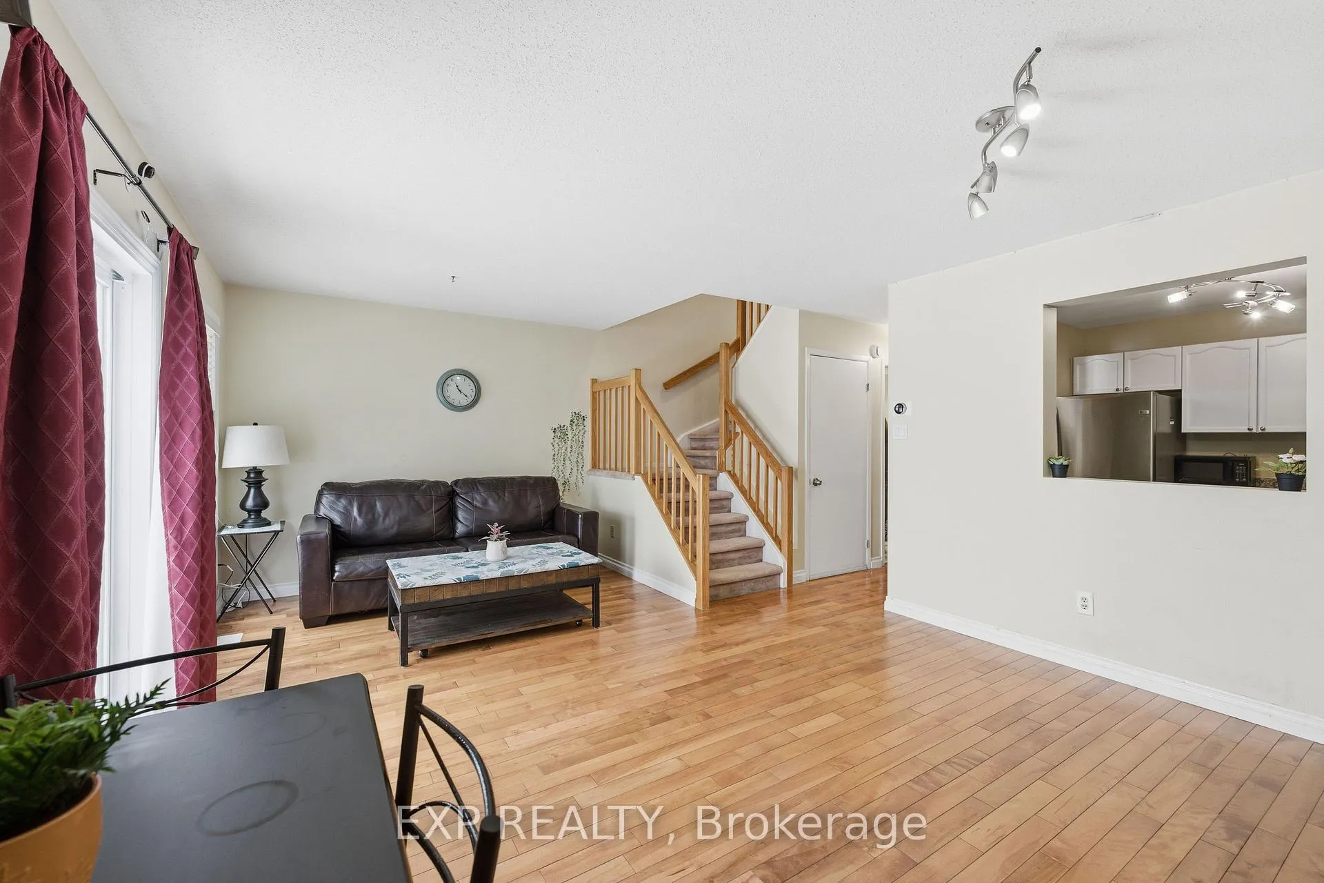 Photo 8 of 1539 Briarfield Crescent, Ottawa, Fallingbrook/Ridgemount — HOMEH