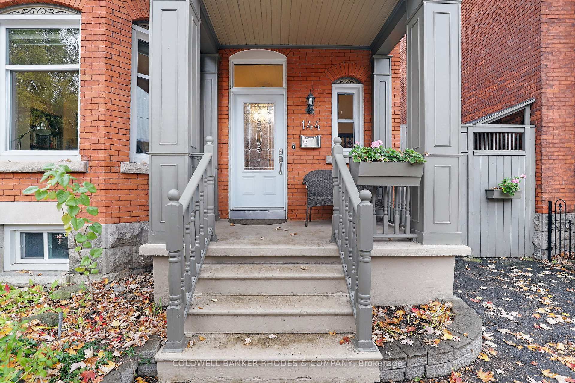 Photo 2 of 144 Mcleod Street, Ottawa, Ottawa Centre/Golden Triangle — HOMEH