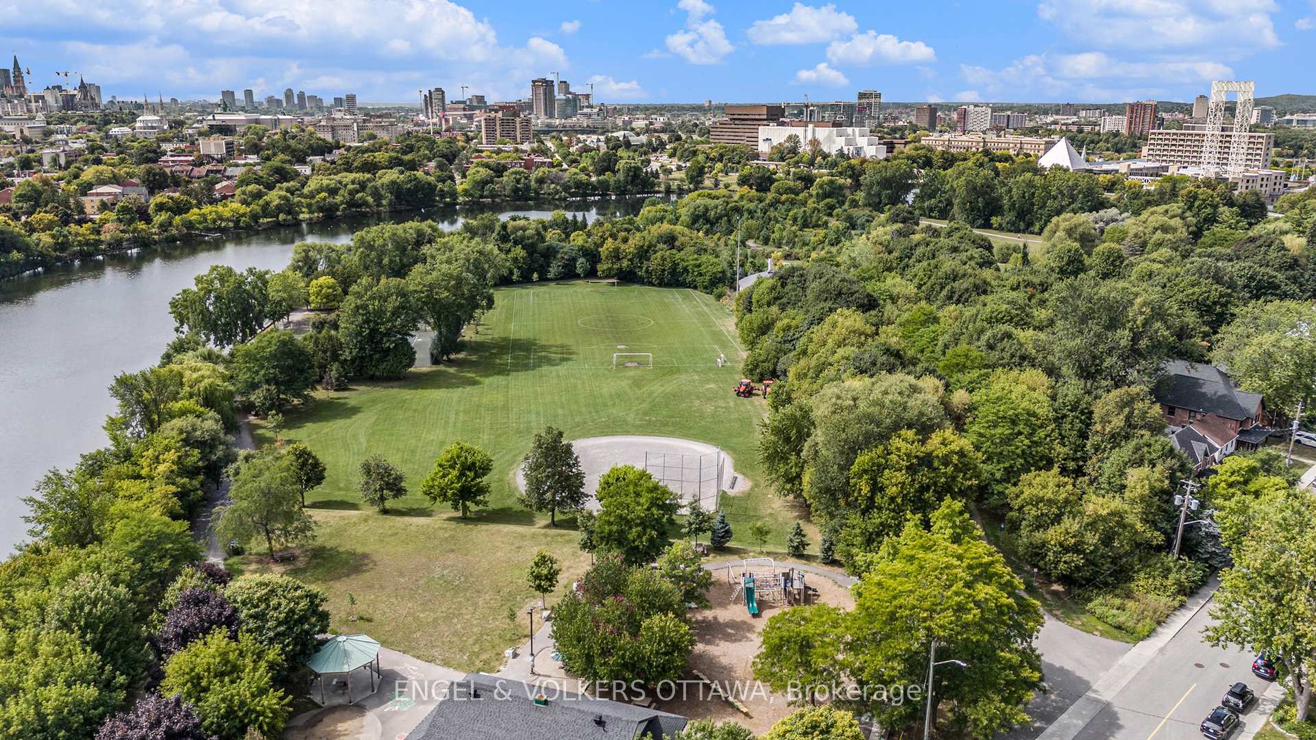 Photo 2 of 195 Stanley Avenue, Ottawa, New Edinburgh — HOMEH