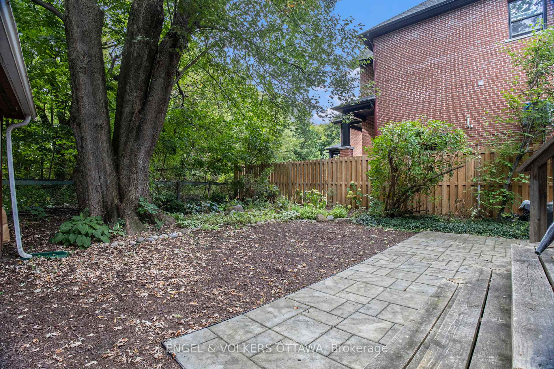 Photo 31 of 195 Stanley Avenue, Ottawa, New Edinburgh — HOMEH