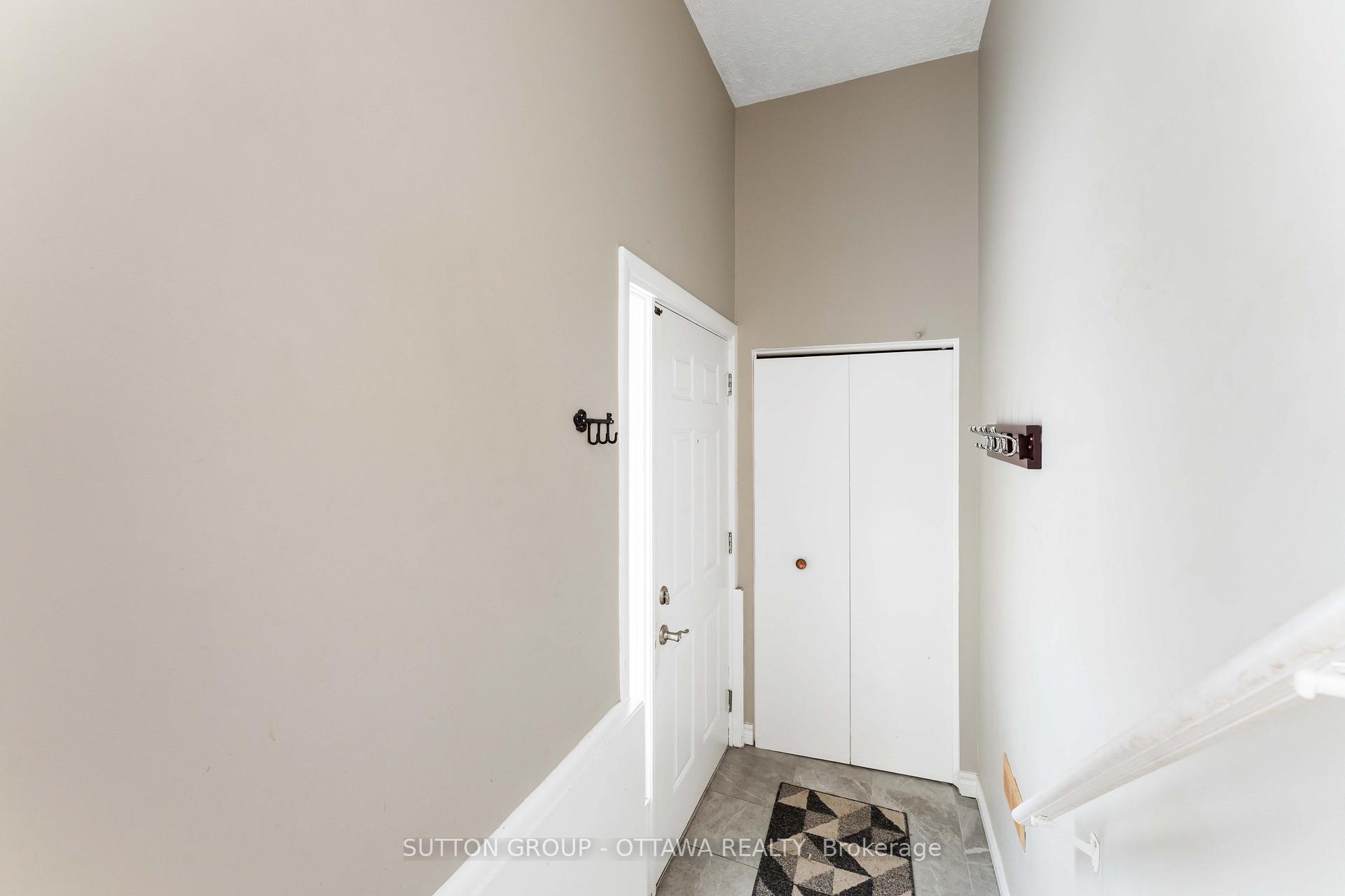 Photo 3 of Unit 1 - Main Floor Unit, 1299 Highgate Road, Ottawa, Parkway Park — HOMEH