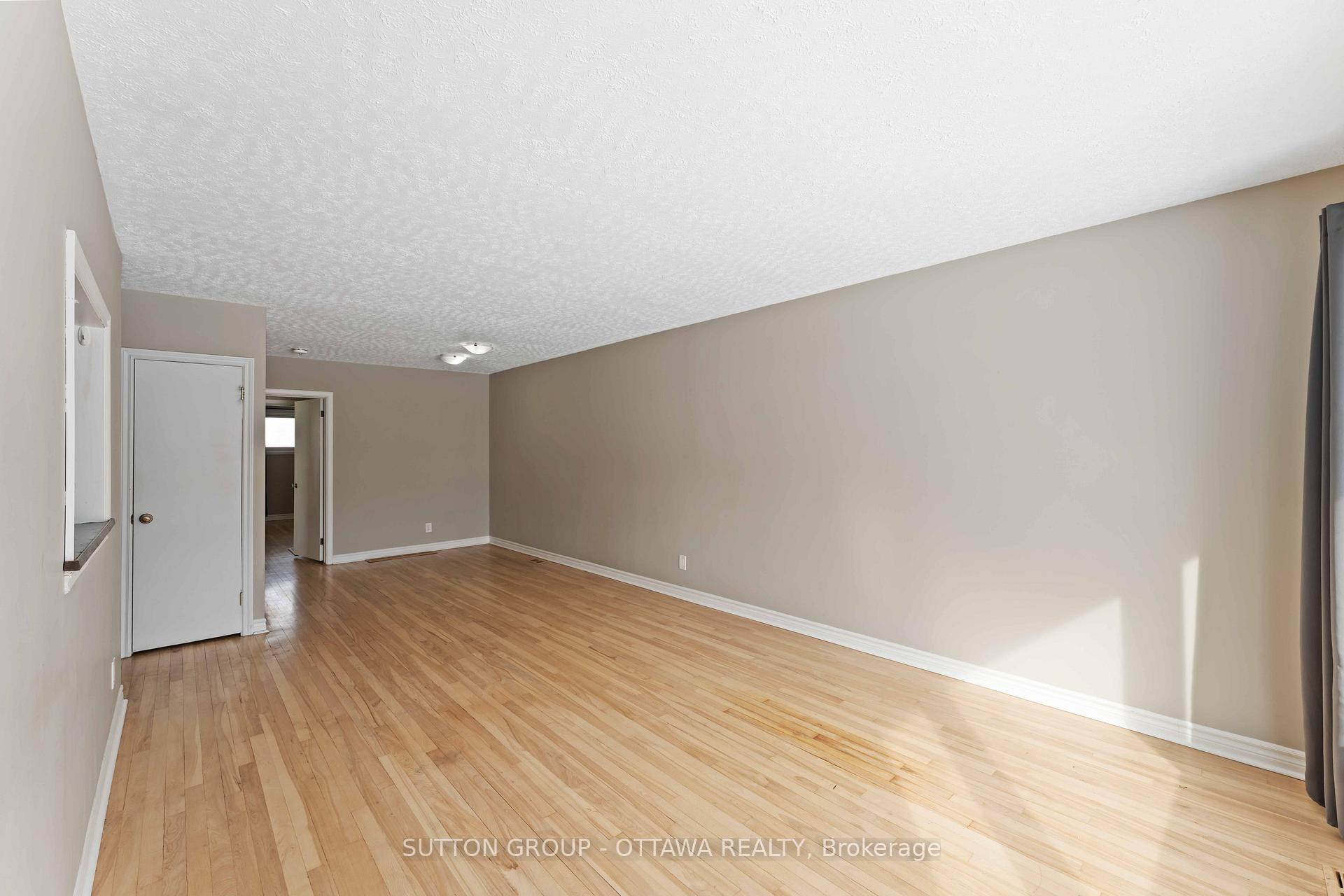 Photo 4 of Unit 1 - Main Floor Unit, 1299 Highgate Road, Ottawa, Parkway Park — HOMEH