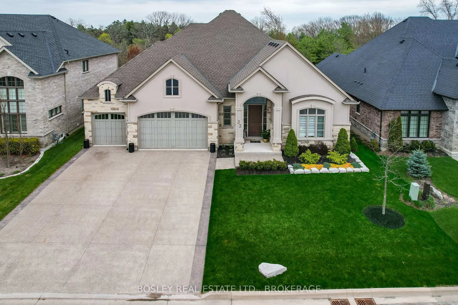 Photo 1 of 32 Philmori Boulevard, Pelham, Fonthill — HOMEH