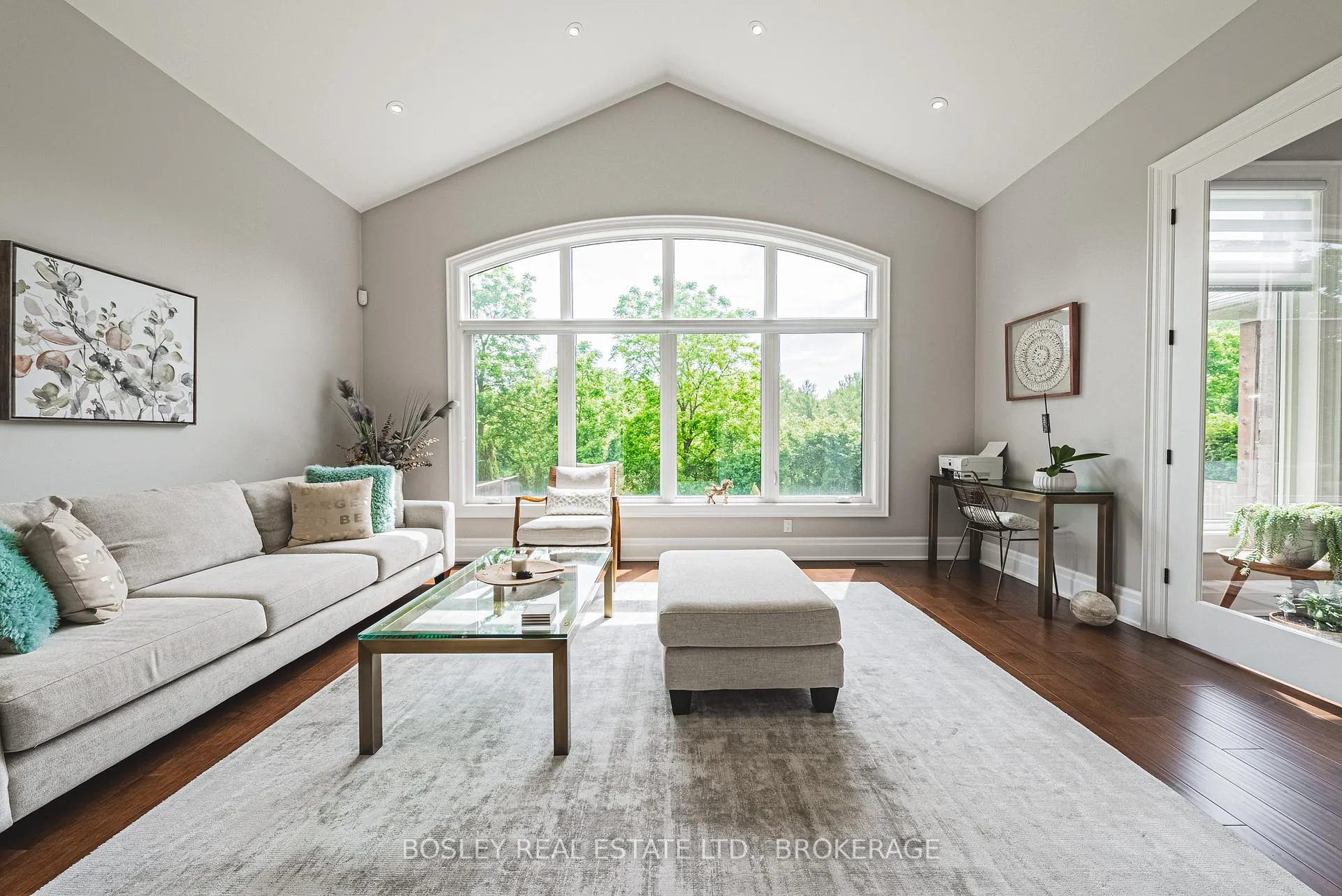 Photo 16 of 32 Philmori Boulevard, Pelham, Fonthill — HOMEH