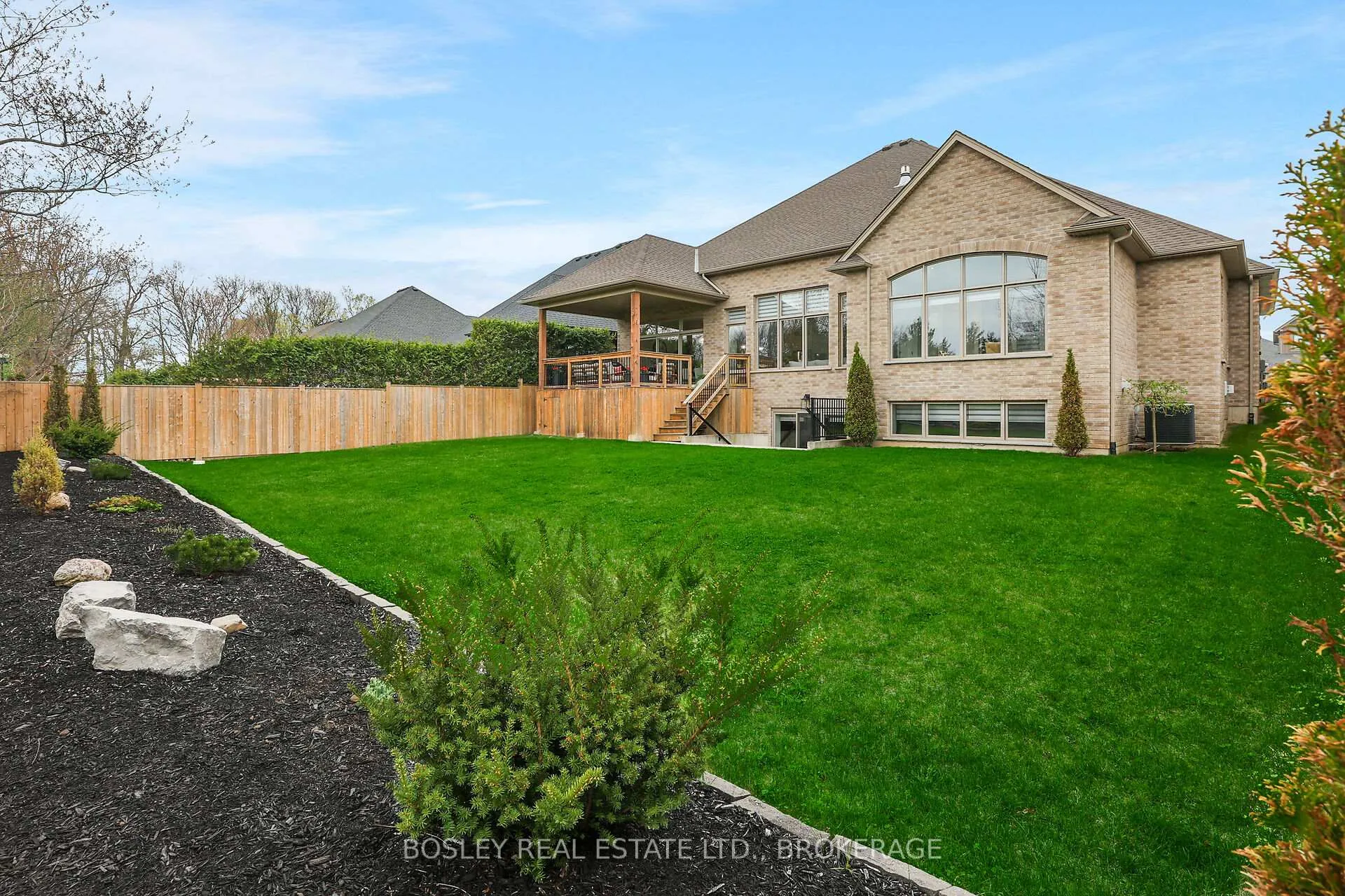 Photo 43 of 32 Philmori Boulevard, Pelham, Fonthill — HOMEH