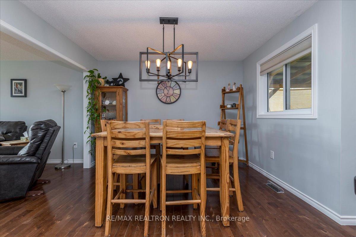 Photo 6 of 28 Frontier Avenue, Orillia — HOMEH