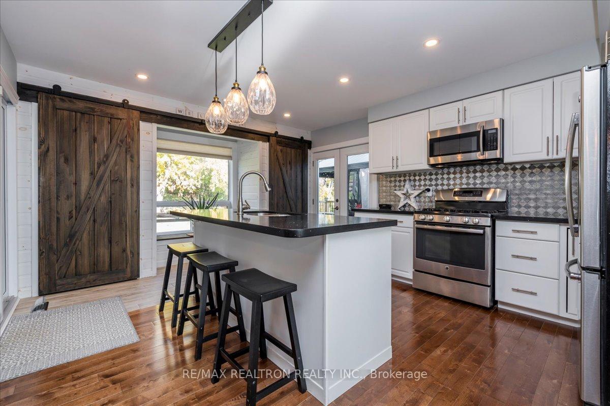 Photo 8 of 28 Frontier Avenue, Orillia — HOMEH