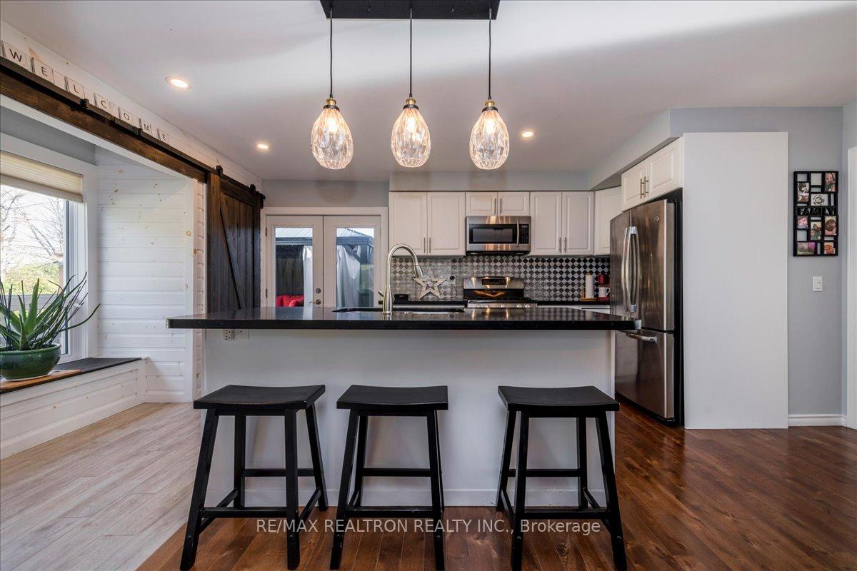 Photo 9 of 28 Frontier Avenue, Orillia — HOMEH