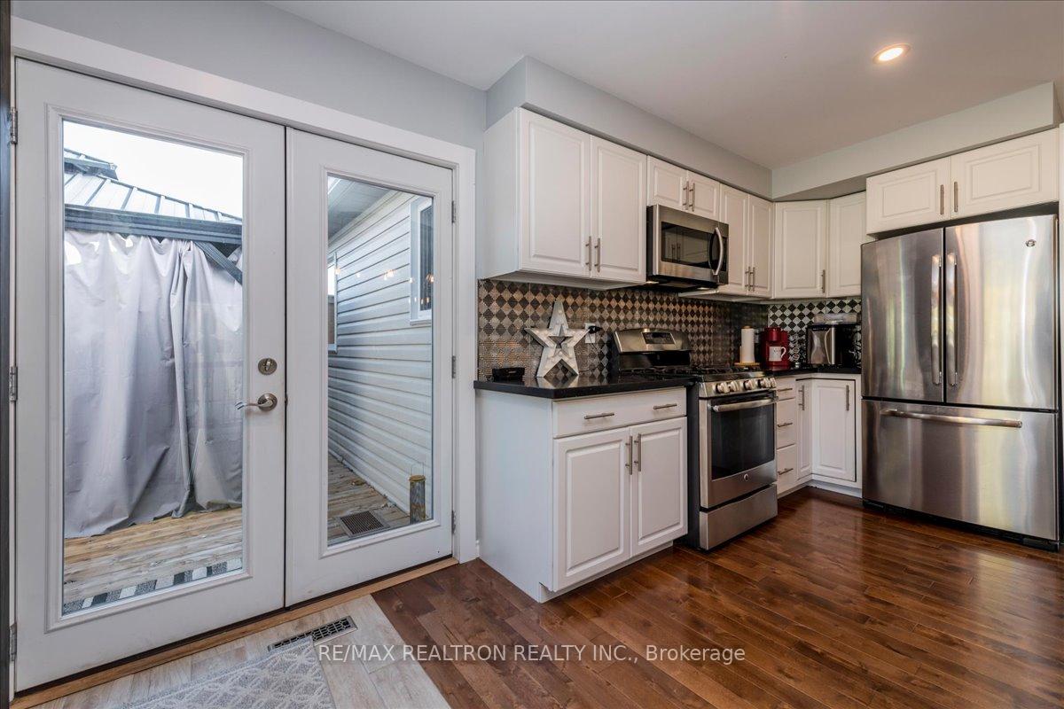 Photo 13 of 28 Frontier Avenue, Orillia — HOMEH