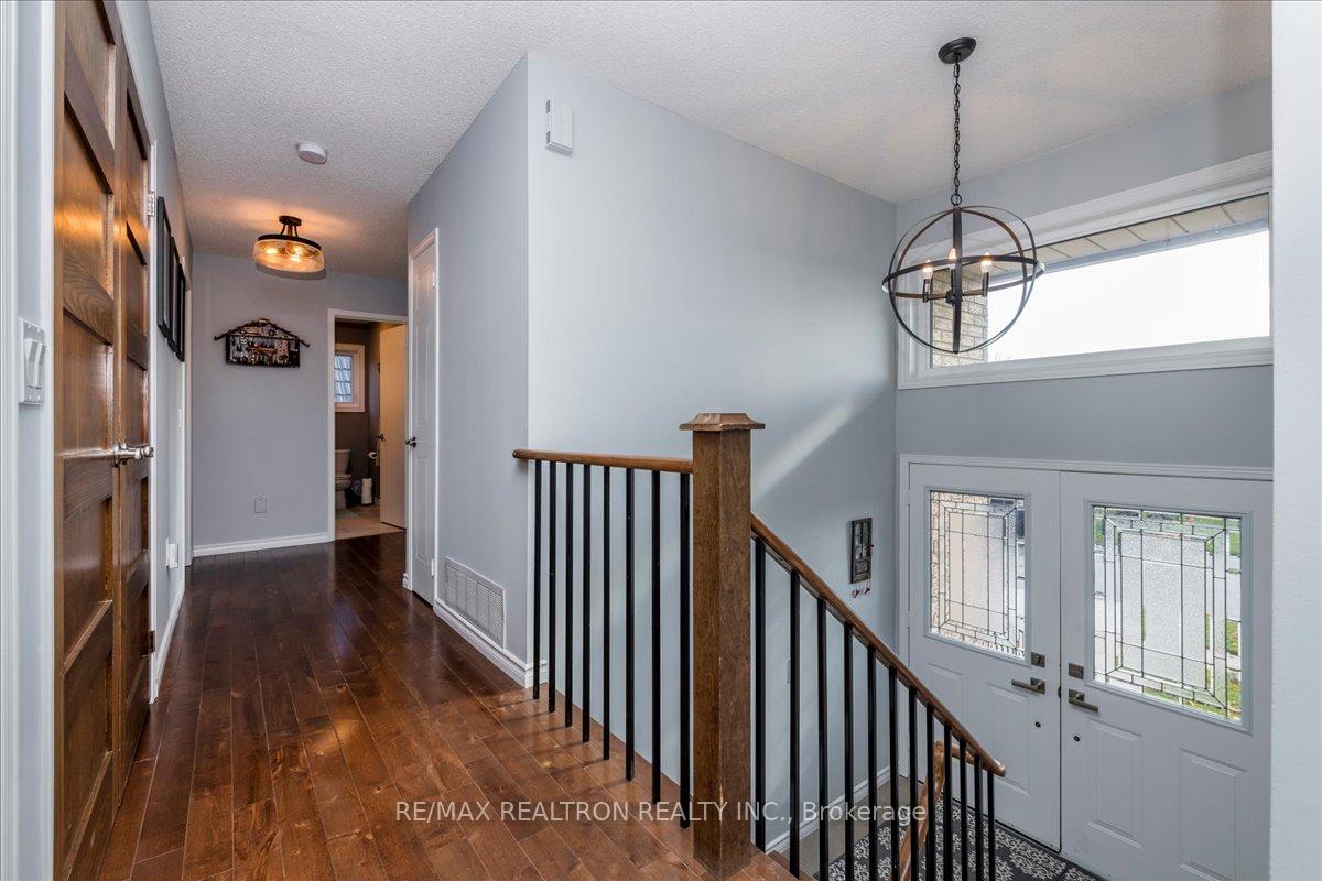 Photo 17 of 28 Frontier Avenue, Orillia — HOMEH
