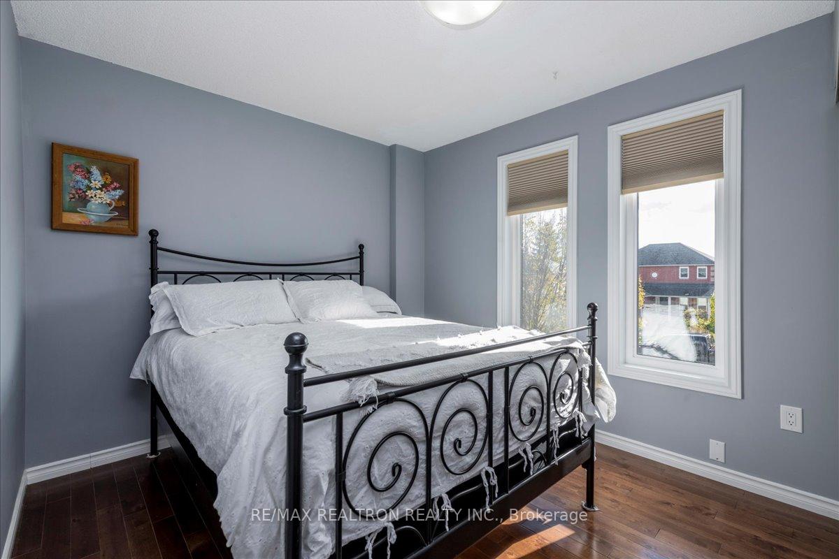 Photo 20 of 28 Frontier Avenue, Orillia — HOMEH