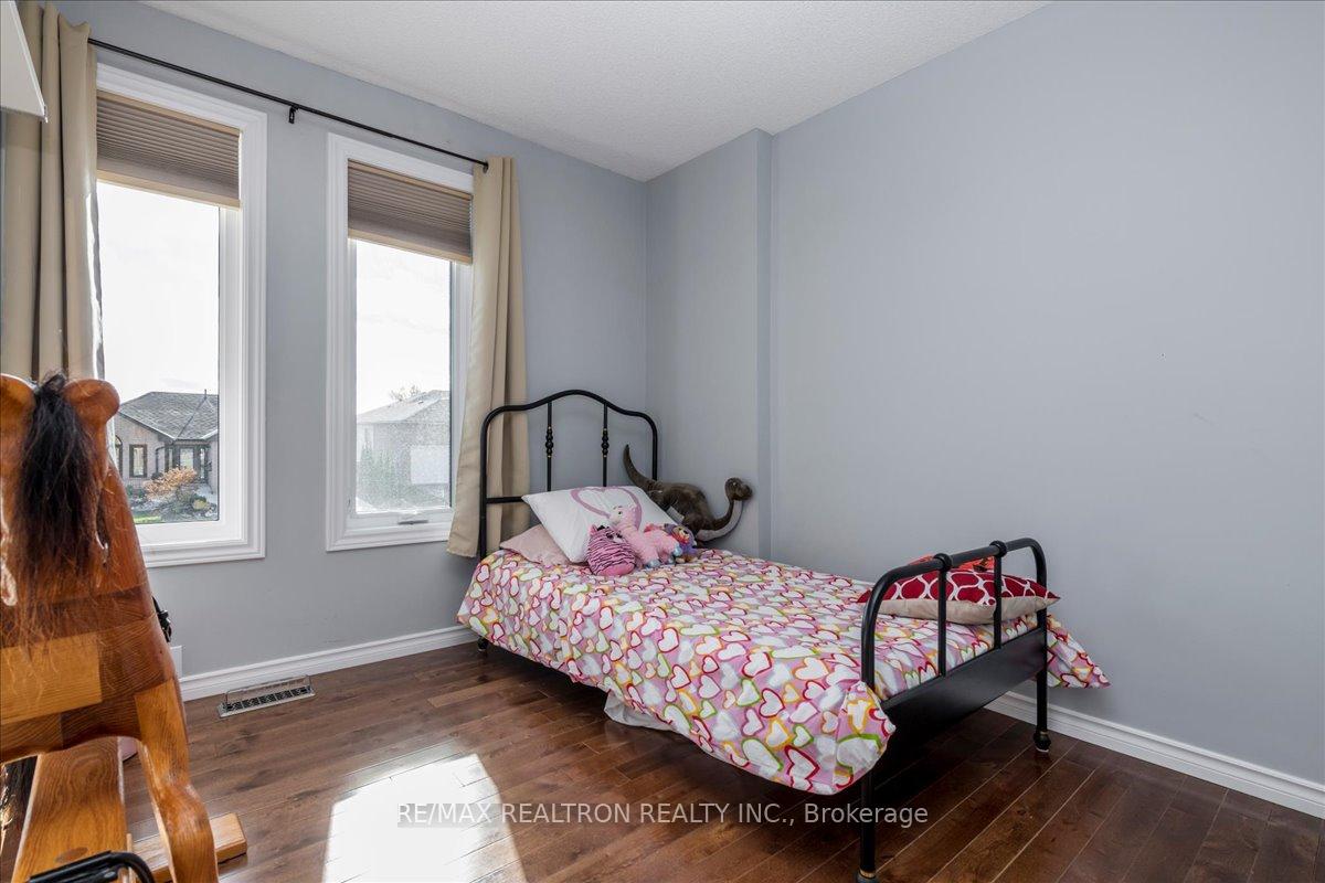 Photo 22 of 28 Frontier Avenue, Orillia — HOMEH