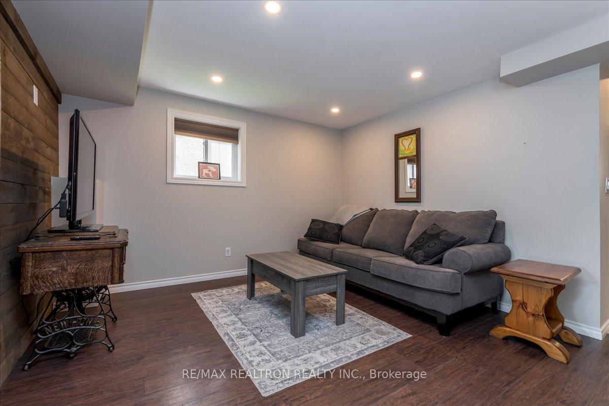 Photo 27 of 28 Frontier Avenue, Orillia — HOMEH