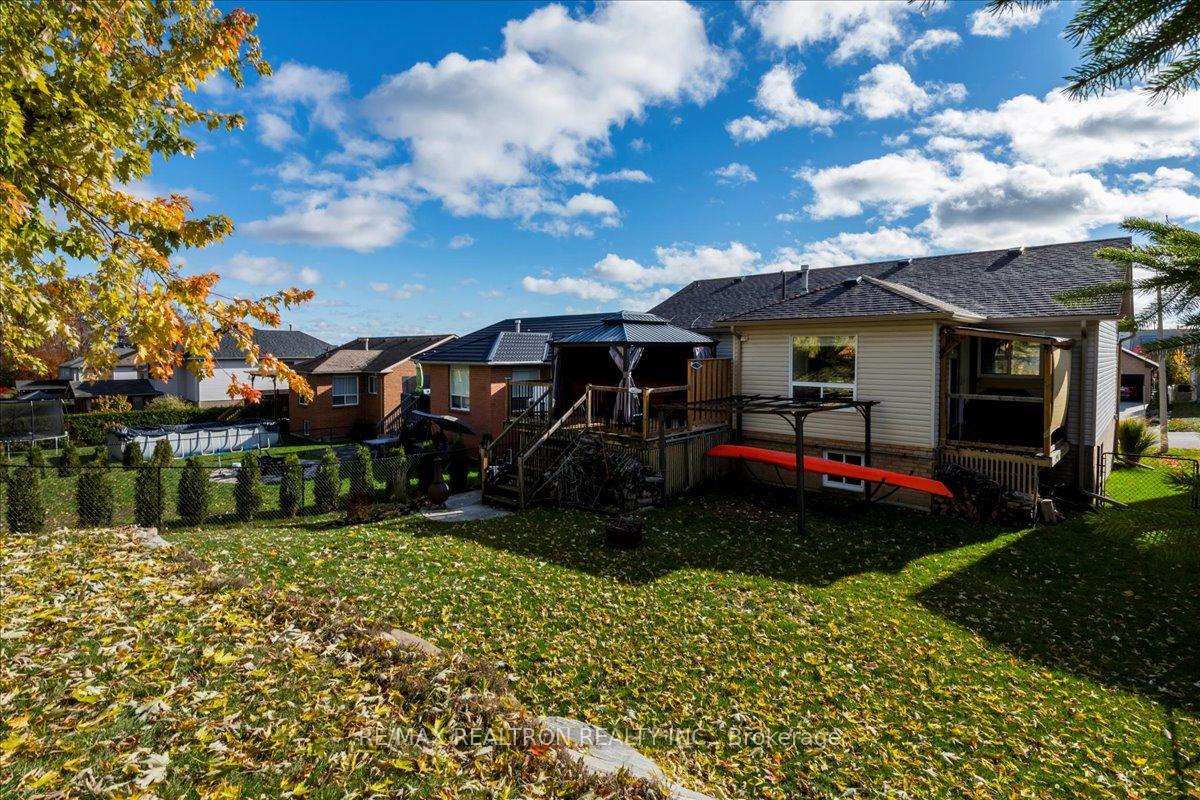 Photo 35 of 28 Frontier Avenue, Orillia — HOMEH