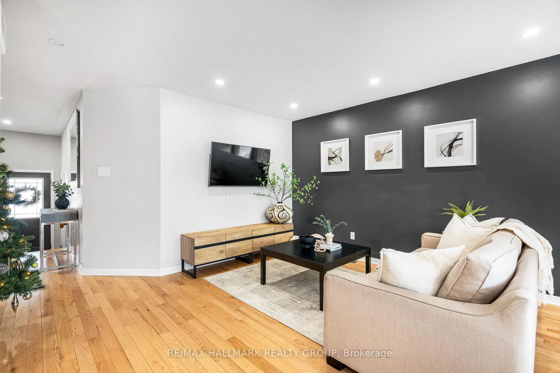 Photo 8 of 2025 Boisfranc Circle, Ottawa, Avalon East — HOMEH