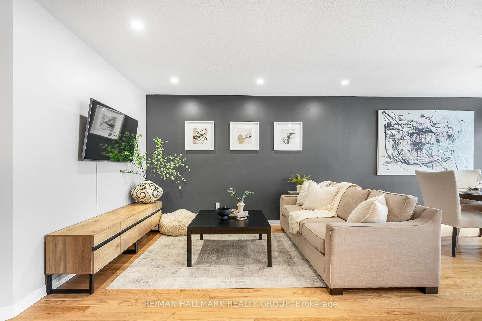 Photo 9 of 2025 Boisfranc Circle, Ottawa, Avalon East — HOMEH