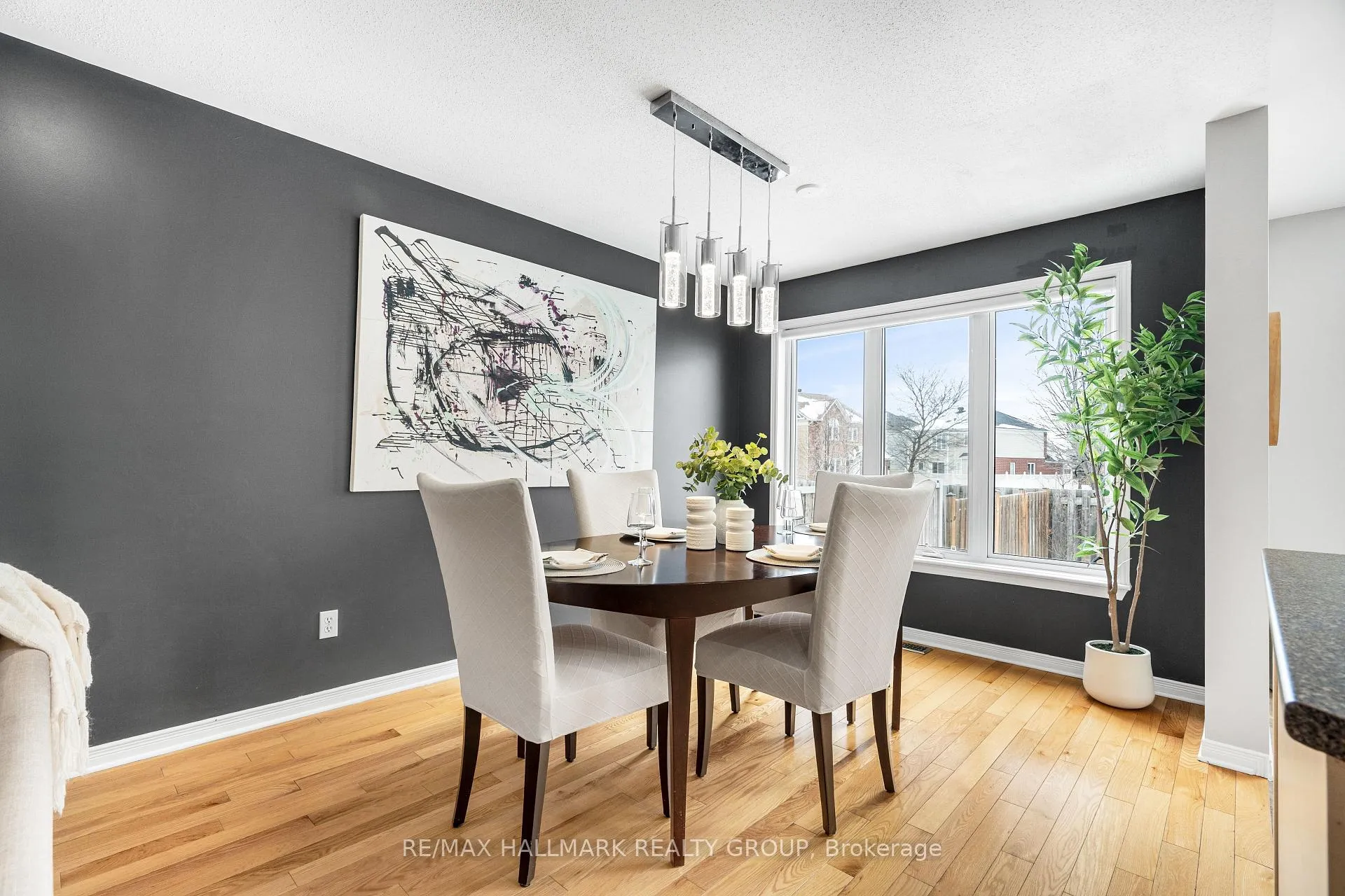 Photo 11 of 2025 Boisfranc Circle, Ottawa, Avalon East — HOMEH
