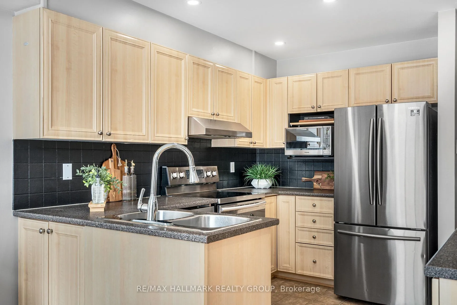 Photo 15 of 2025 Boisfranc Circle, Ottawa, Avalon East — HOMEH