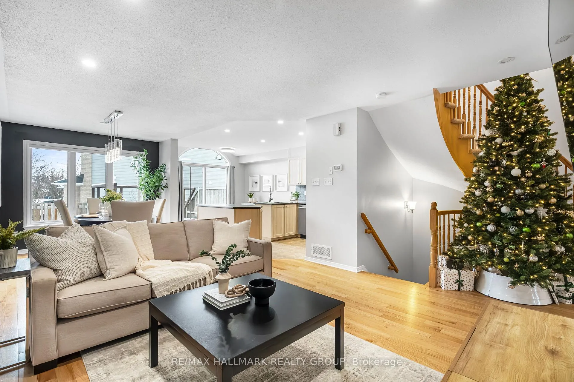 Photo 34 of 2025 Boisfranc Circle, Ottawa, Avalon East — HOMEH