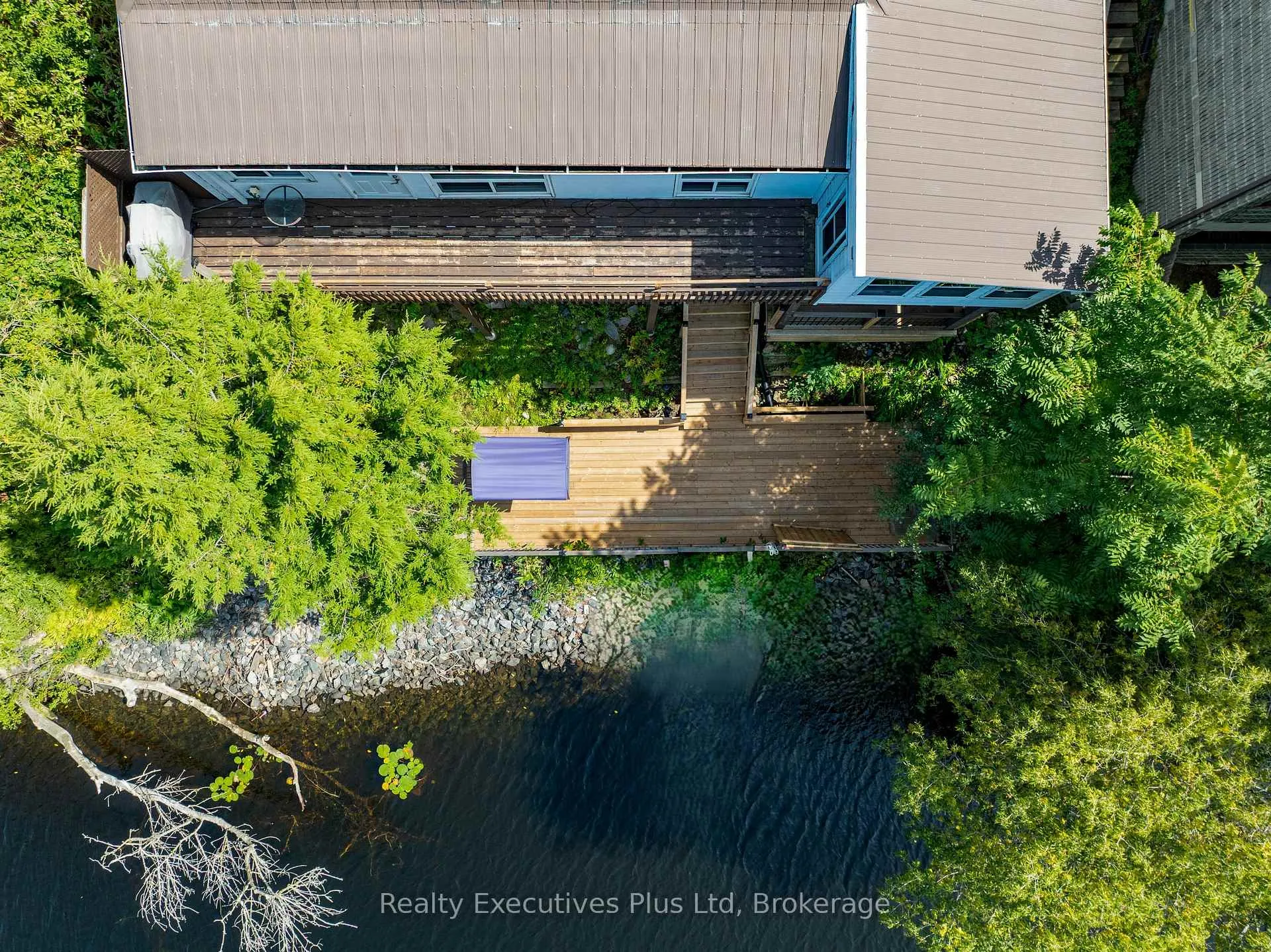 Photo 5 of 12 River Street, Parry Sound — HOMEH
