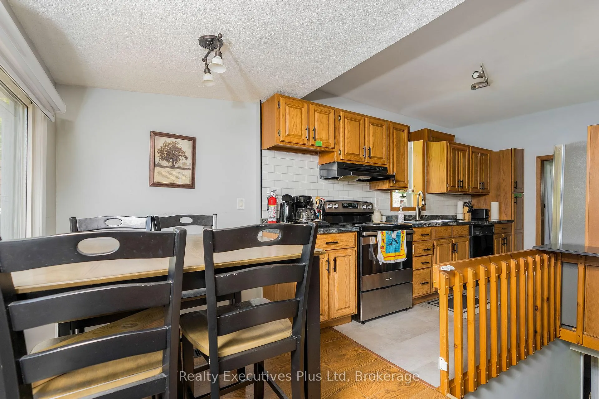 Photo 11 of 12 River Street, Parry Sound — HOMEH