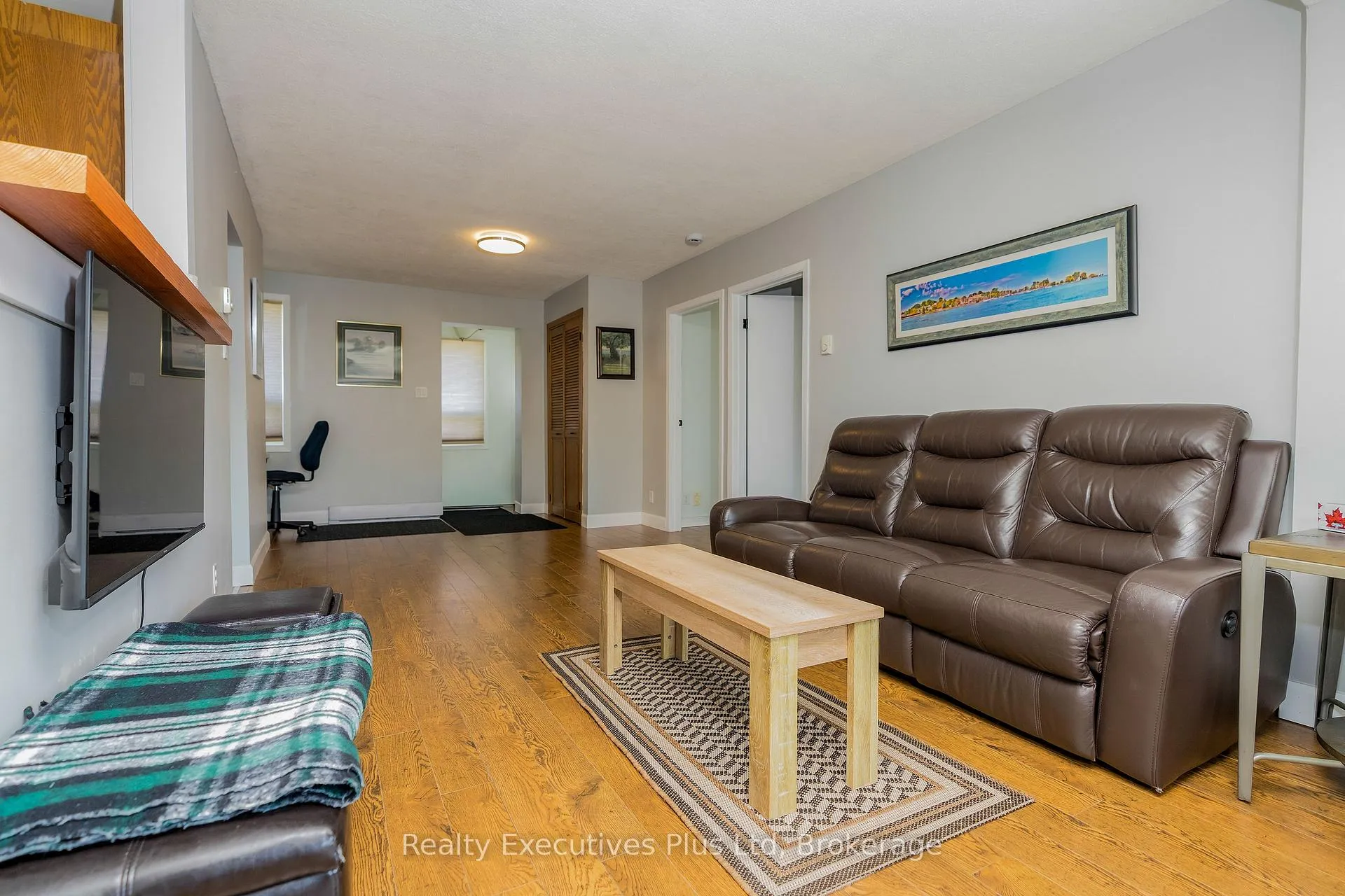 Photo 21 of 12 River Street, Parry Sound — HOMEH