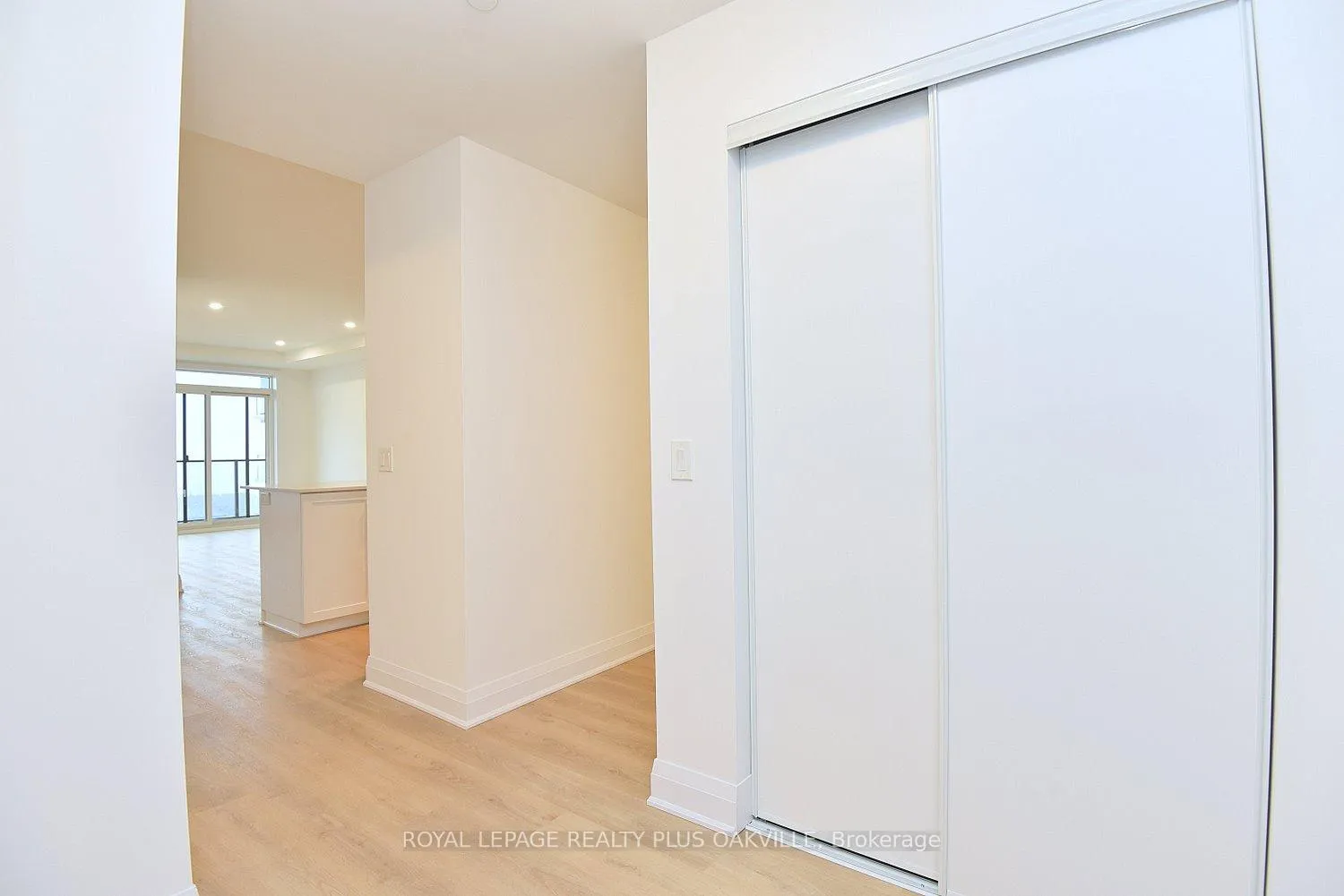 Photo 5 of Unit 321, 1936 Rymal Road E, Hamilton, Stoney Creek Mountain — HOMEH