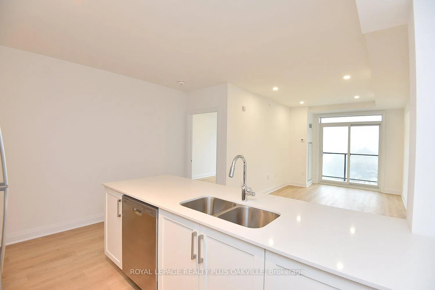 Photo 13 of Unit 321, 1936 Rymal Road E, Hamilton, Stoney Creek Mountain — HOMEH