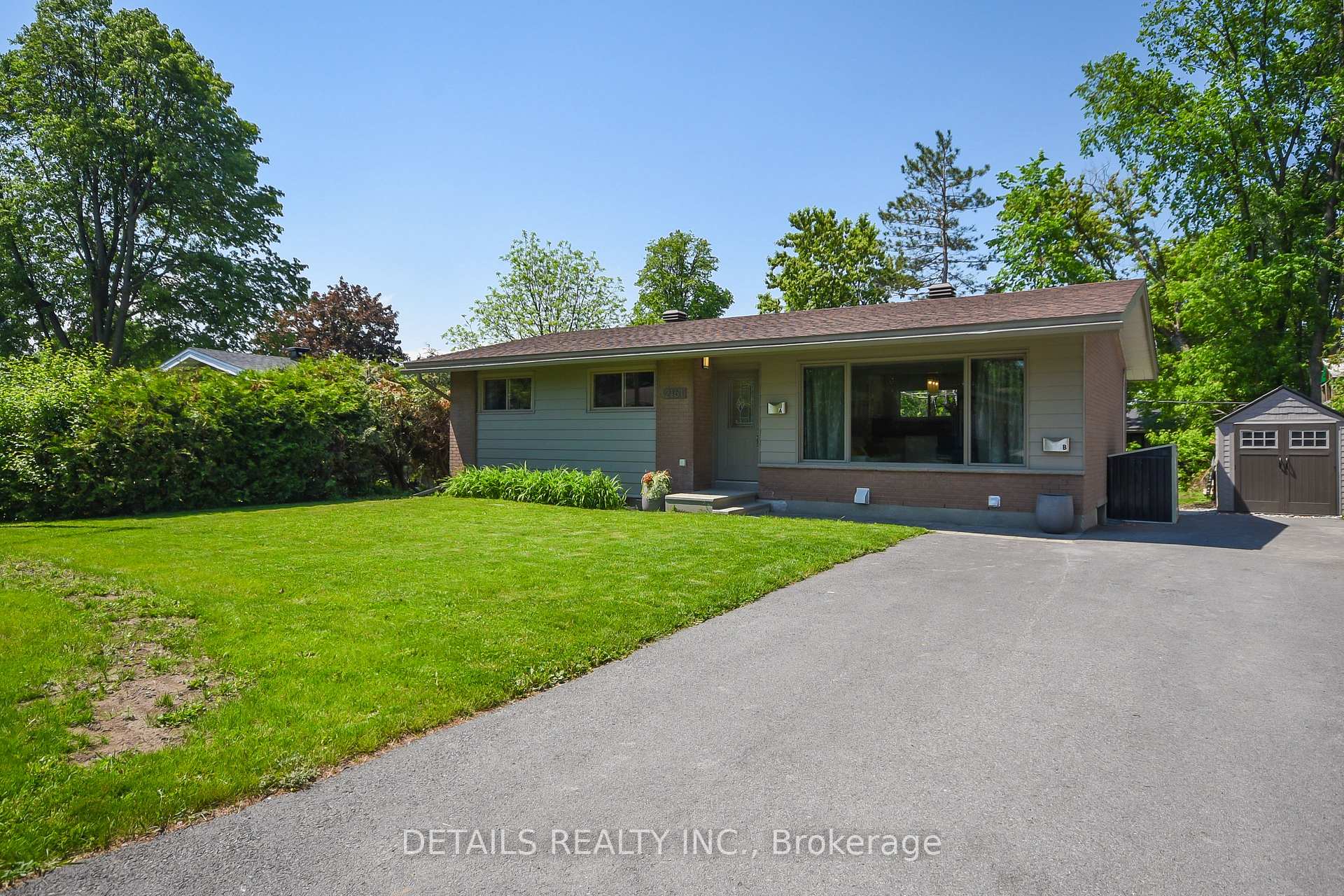 Photo 2 of Unit B, 2161 Lambeth Walk, Ottawa, Parkway Park — HOMEH
