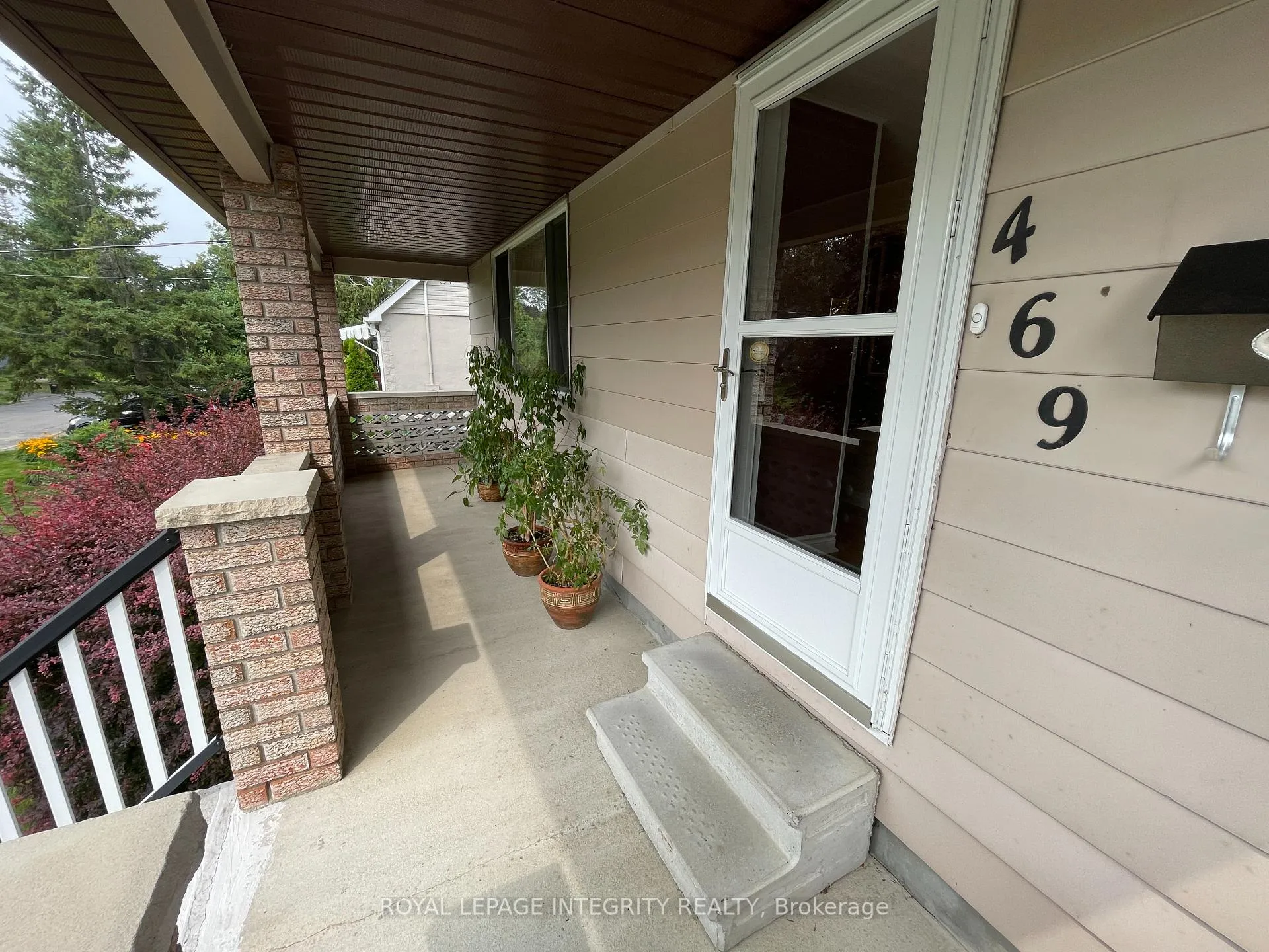 Photo 13 of 469 Guy Street, Ottawa, Castle Heights — HOMEH