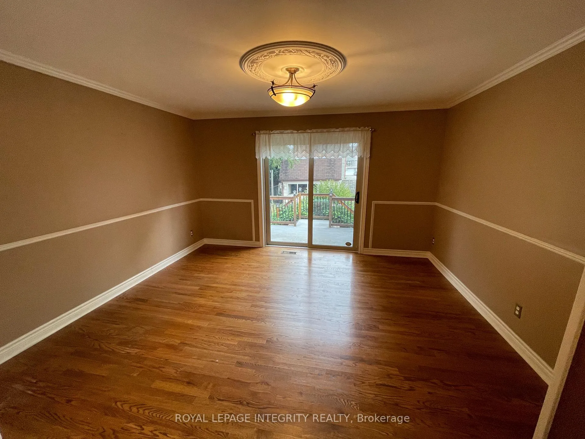 Photo 21 of 469 Guy Street, Ottawa, Castle Heights — HOMEH