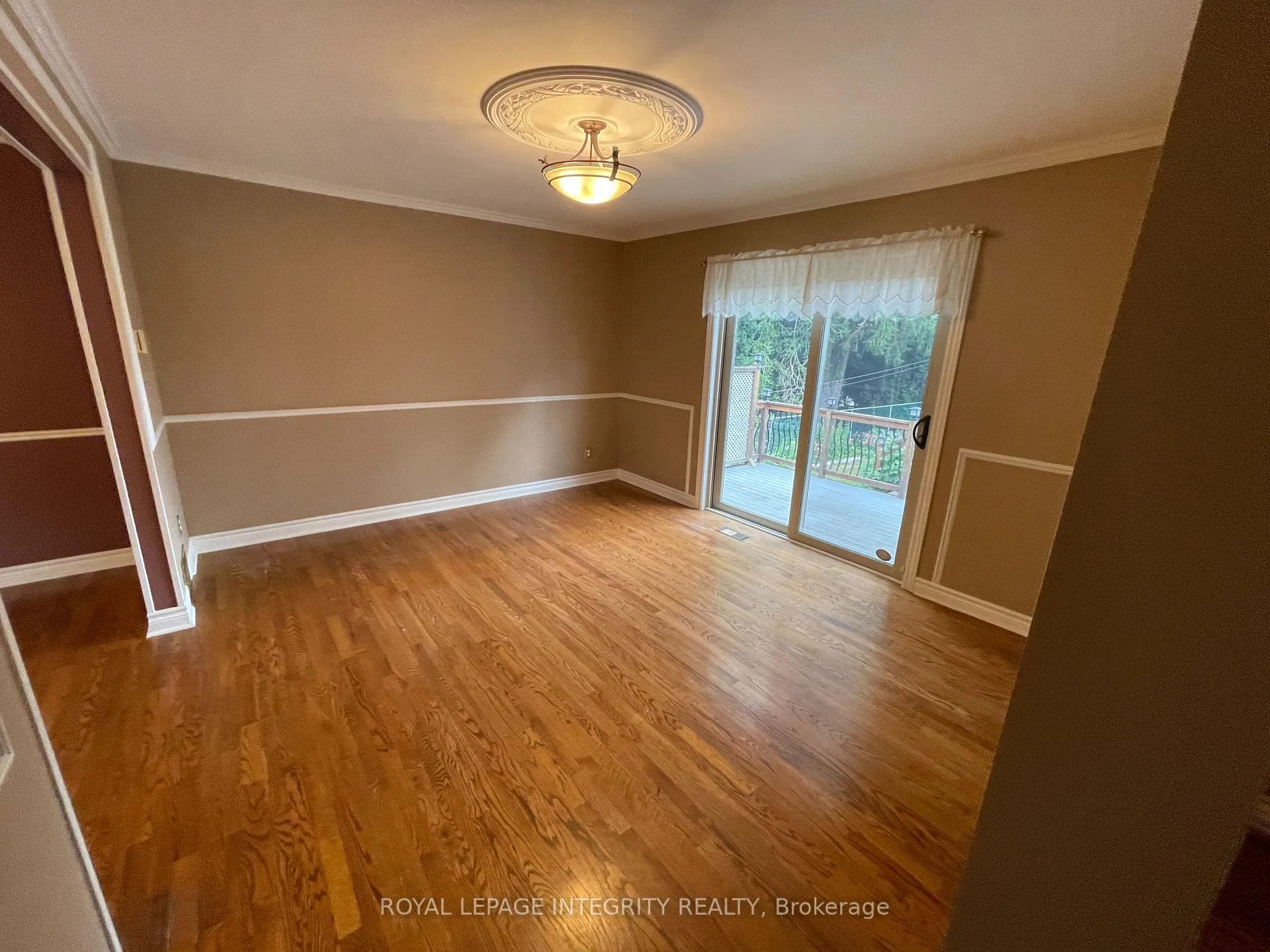 Photo 22 of 469 Guy Street, Ottawa, Castle Heights — HOMEH
