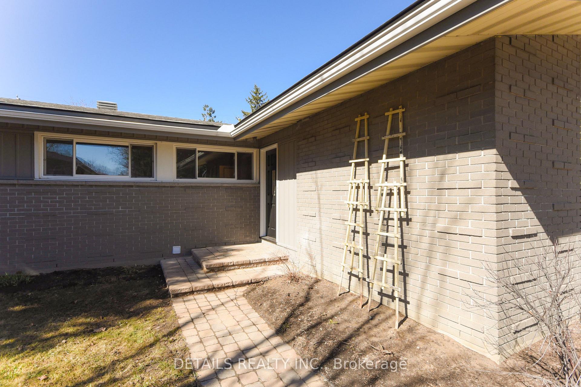 Photo 2 of Unit A, 2176 Lambeth Walk, Ottawa, Parkway Park — HOMEH