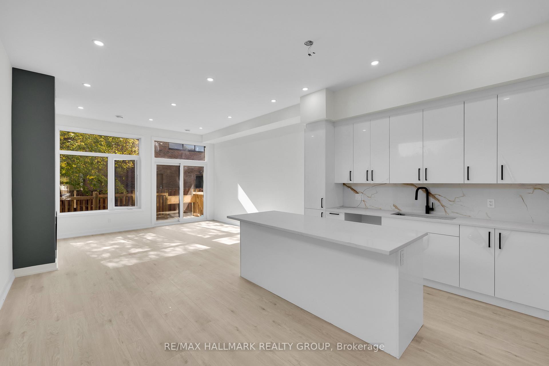 Photo 5 of 472 Mutual Street, Ottawa, Castle Heights — HOMEH